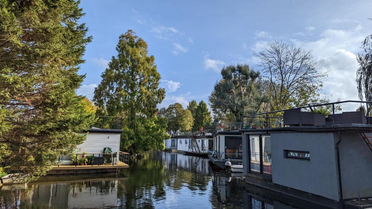Tulana Taggs - Floating Home On Idyllic Island Hampton Hill 외부 사진